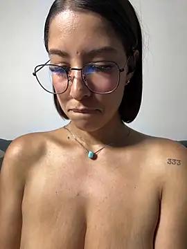 luvely_unique_ webcam