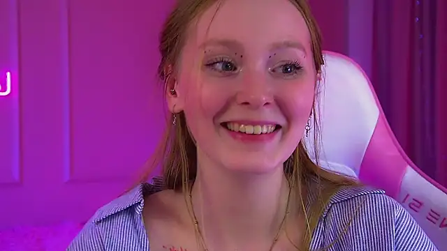 AgataFoxley webcam
