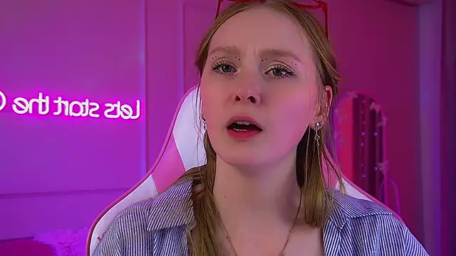 AgataFoxley webcam