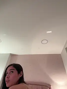 Bella__Wood webcam
