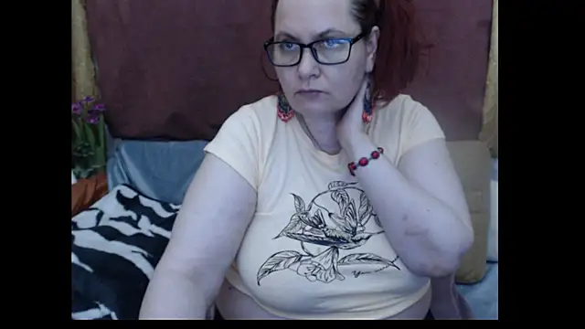 PlayfullMature webcam
