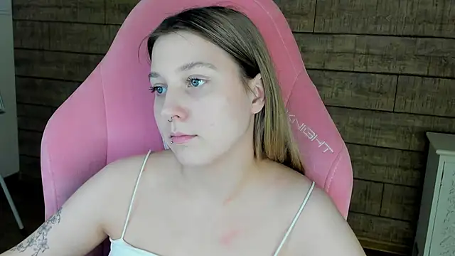 TinnaBurton webcam