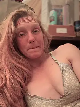 GoldenFlameGoddess webcam