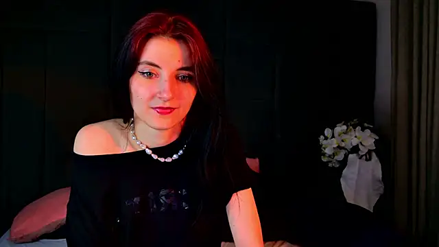 NicoleLuxe webcam