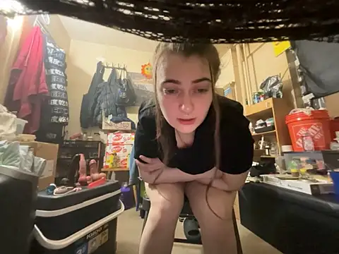 Snowbunnycake_131 webcam