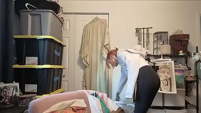 ThornsandHoney webcam