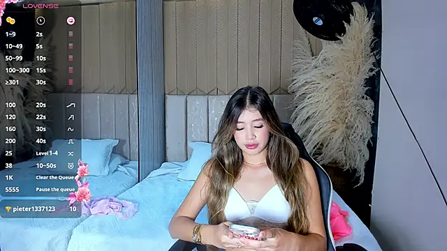 EmilyJohnsoon webcam