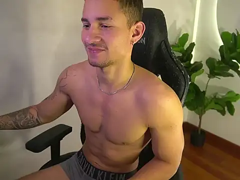 Thin_tommy01 webcam