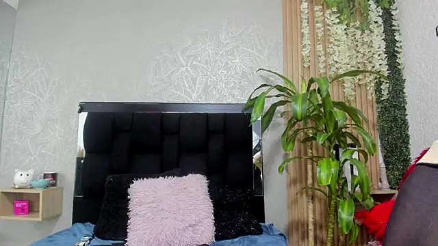 LesliePetit webcam