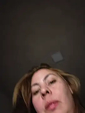 Miamorcurvyy webcam