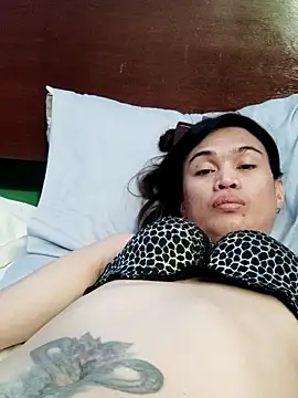 QueenSoreal webcam
