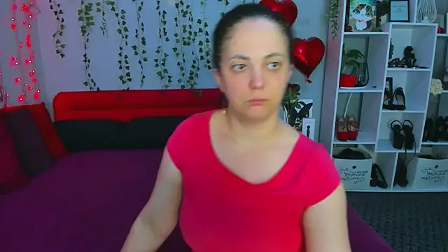darlingmilf - DarlingMilf's free webcam - UK Sex Cams
