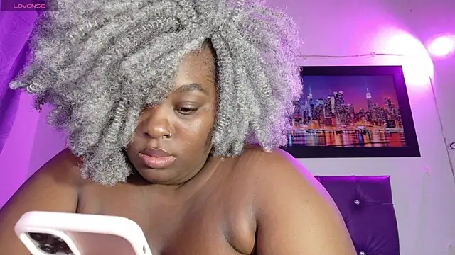 ebony_NeighborMoans webcam