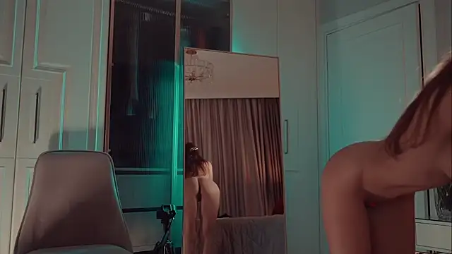 MilaDYstarlight webcam
