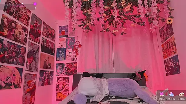 MissCurvyTop webcam
