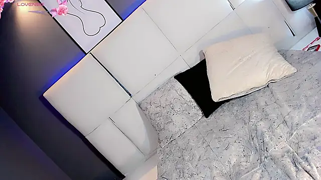 Kornylovee webcam