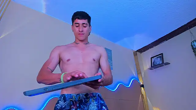 Dark_Valentino_ live sex cam