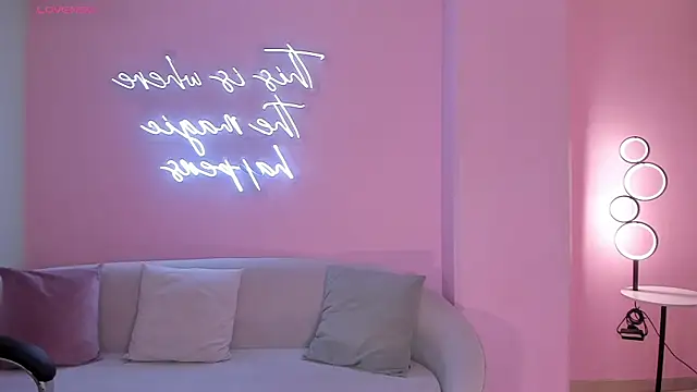 AmaraDivine webcam