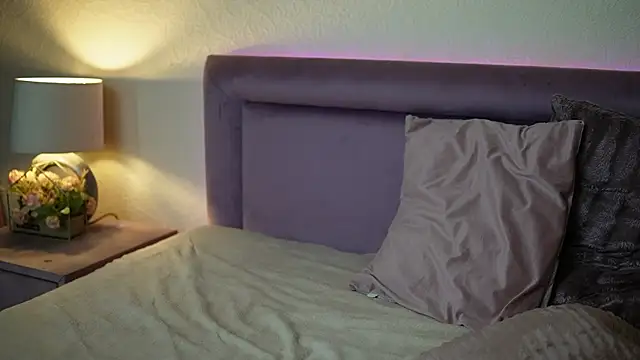 JoelleApril webcam