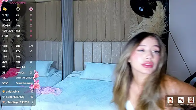 EmilyJohnsoon webcam