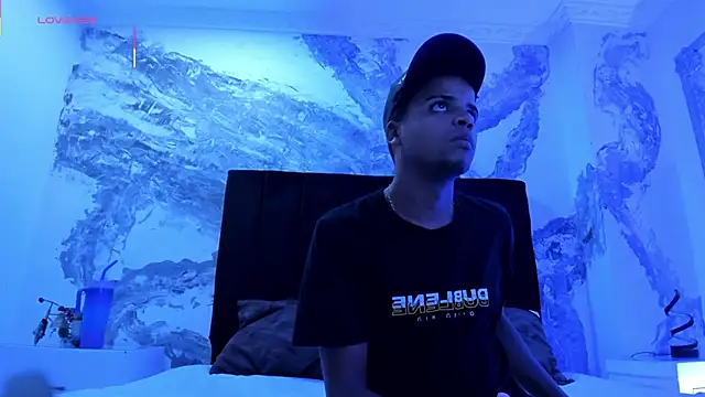 TaylorClay_ webcam