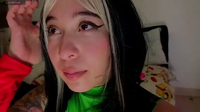 Celeste_Bauman webcam