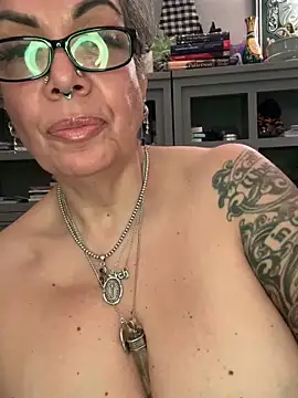 dieseldame1313 webcam
