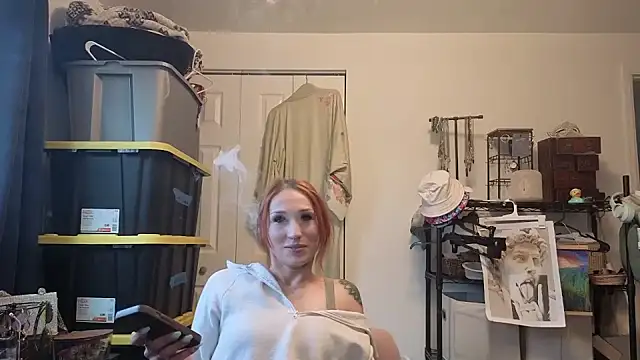 ThornsandHoney webcam