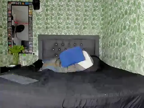 Kofi_exotic_2 webcam