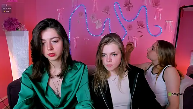 veronica_bubble webcam