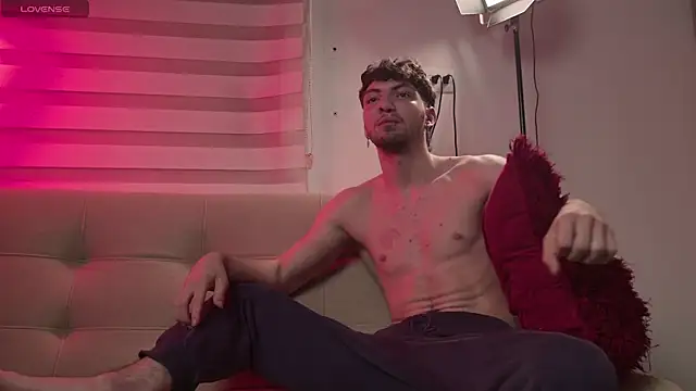 Noah_Oliveira_