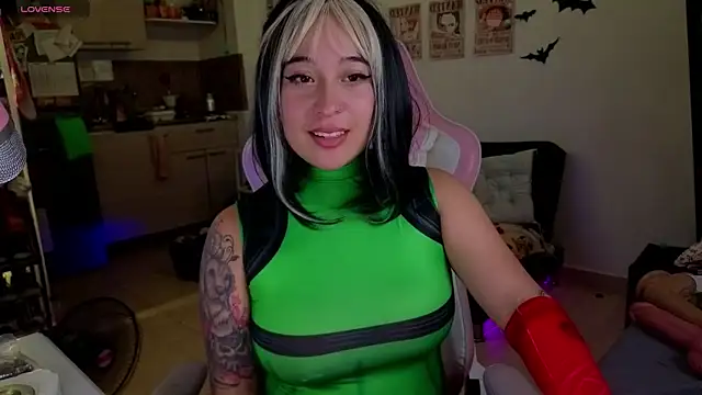 Celeste_Bauman webcam