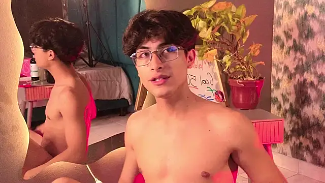 Aaron_Eze webcam