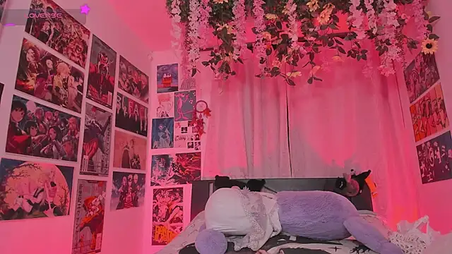 MissCurvyTop webcam