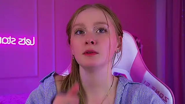 AgataFoxley webcam