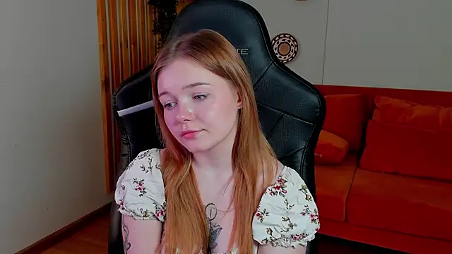 ElinaVale webcam