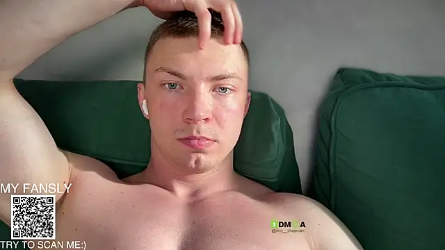 iron__chap webcam