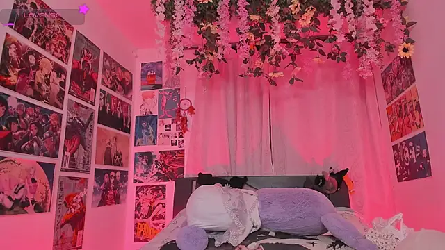 MissCurvyTop webcam