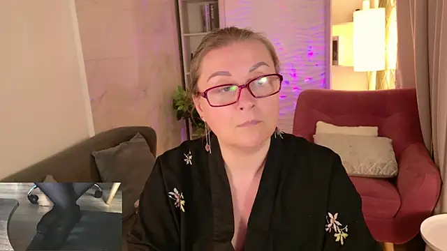 Alexandra_Kind webcam