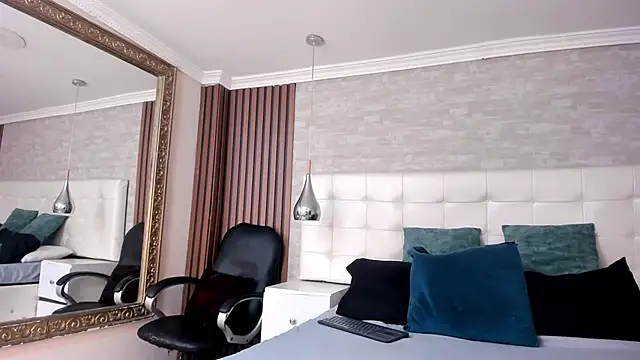 April_Bellini webcam