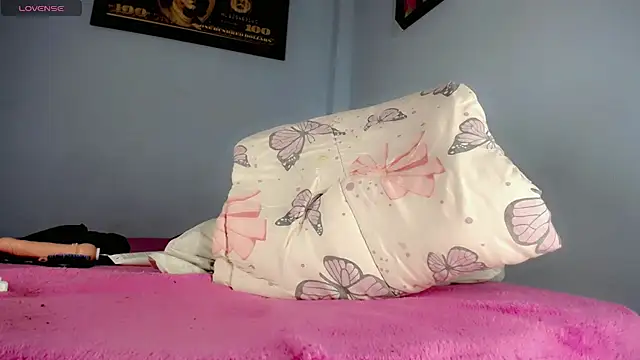emily_hornys20 - Emily_Hornys20's free webcam - UK Sex Cams