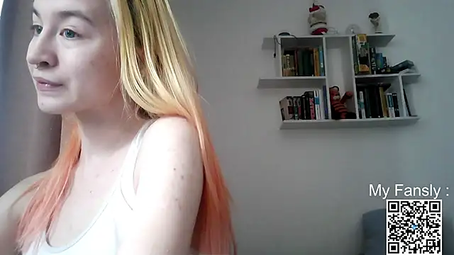 Emilya201 webcam