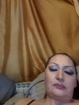 dominatrixredsonyja webcam
