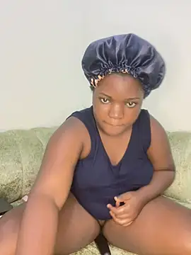 sweet18creamybigpussy webcam