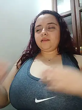 CURVY-HORNY webcam