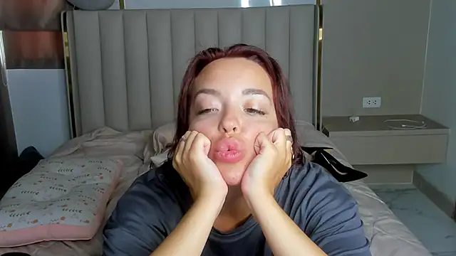 stellaa_quenn webcam