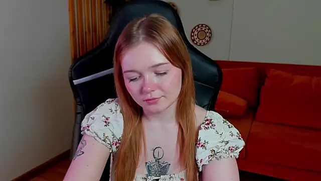 ElinaVale webcam