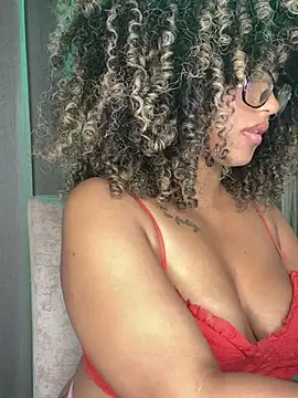 Kendra_curly webcam
