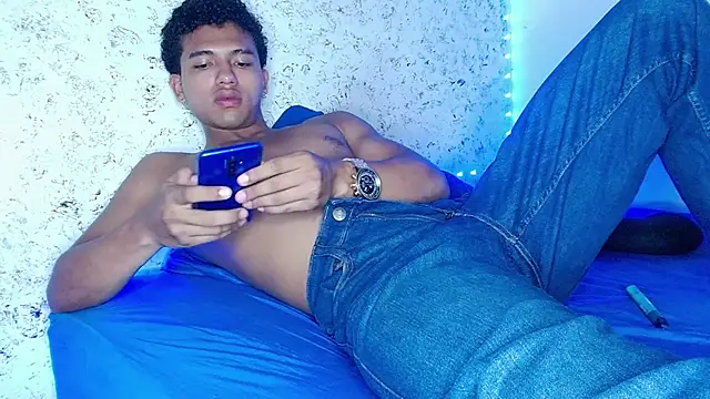 tonydesire_ webcam