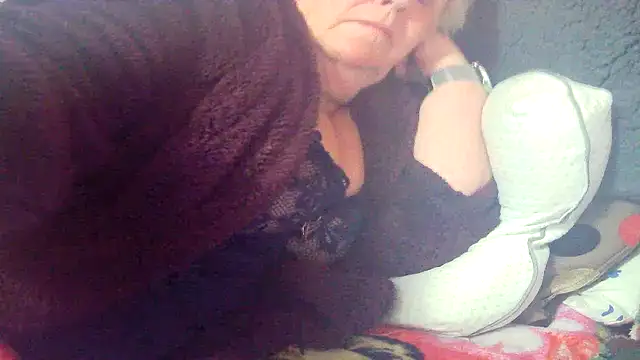 playful_milf_demi - Playful_MILF_Demi's free webcam - UK Sex Cams